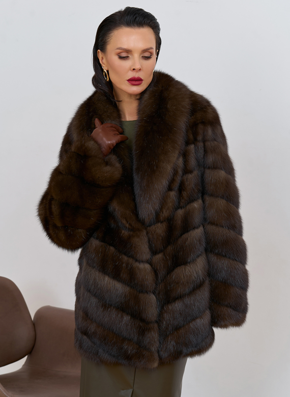 Женская шуба из соболя с воротником шаль