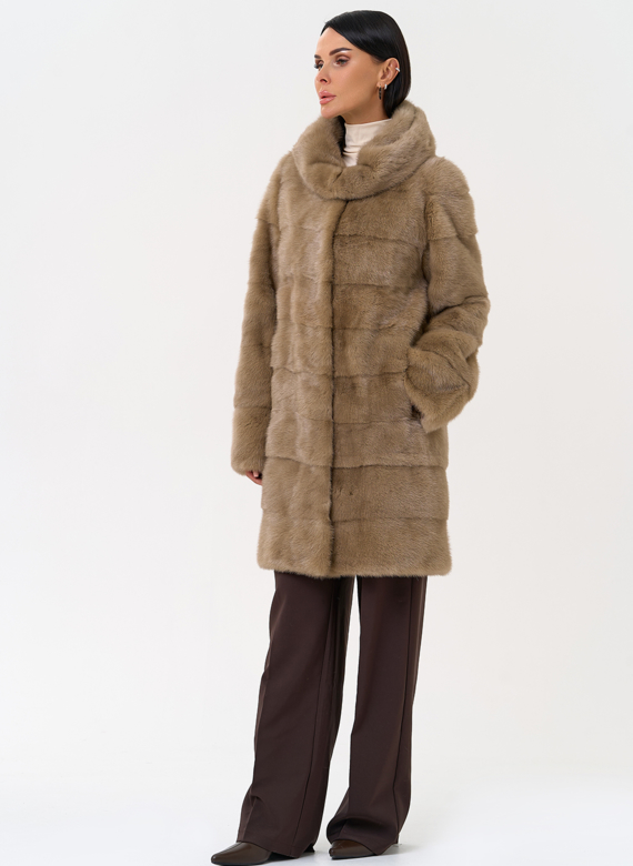 Поперечная норковая шуба с капюшоном