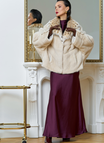 Куртка из меха норки с английским воротником из меха рыси