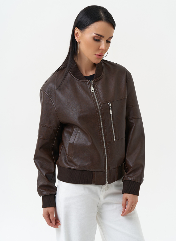 Куртка бомбер из эко кожи коричневого цвета