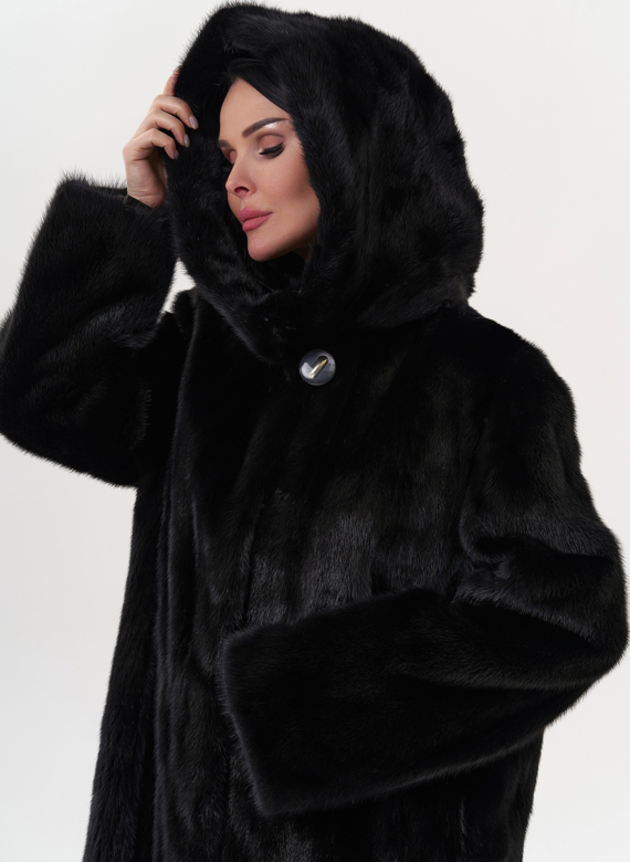 Норковая шуба черного цвета