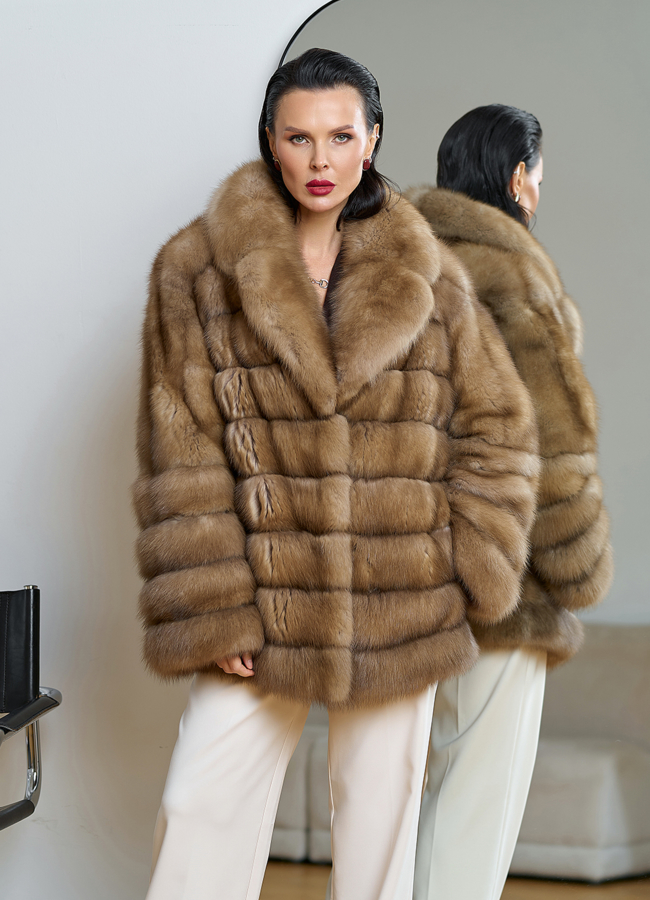 Женская шуба из куницы с английским воротником модель № 31726 в кредит
