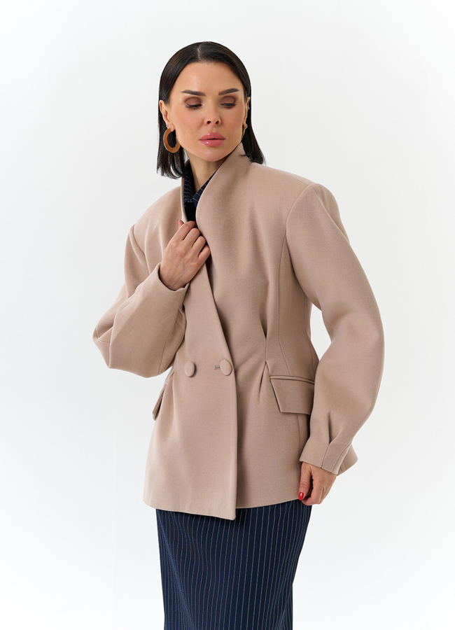 Женское укороченное пальто с акцентными рукавами модель № 32779 универмаг малина