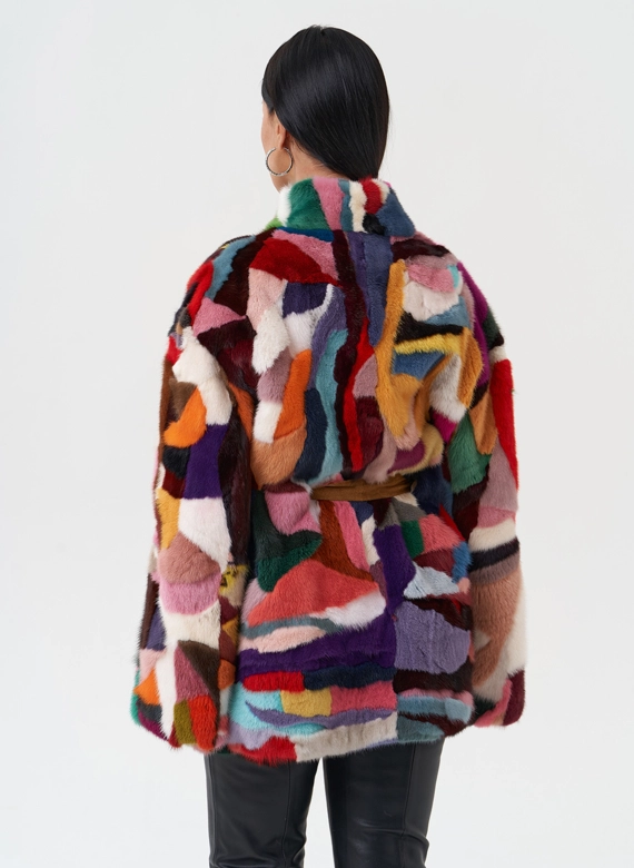 Яркая шуба из меха норки