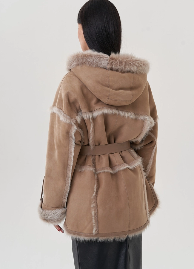 Женская дубленка с капюшоном модель № 25633 универмаг малина фото