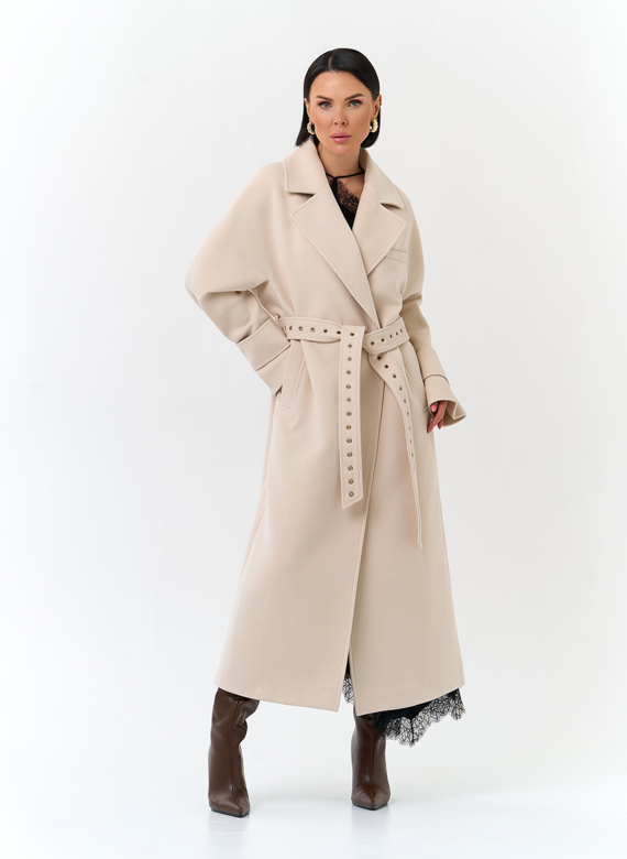 Женское пальто с акцентным поясом