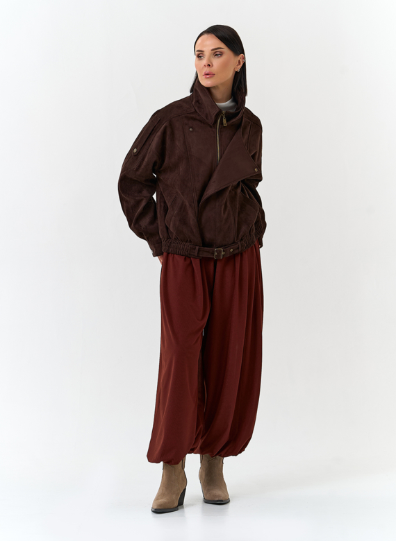 Женская куртка бомбер из эко замши