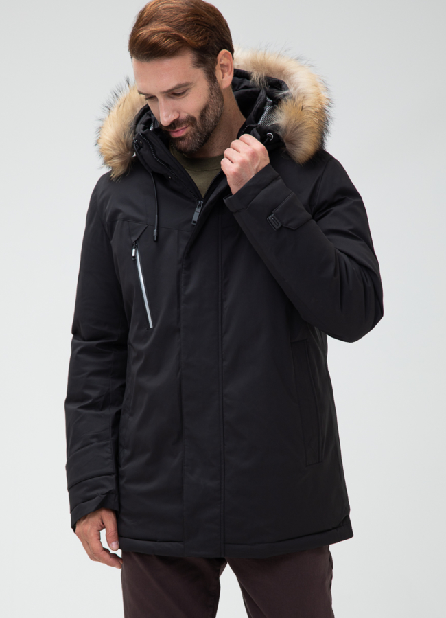 фото Мужской пуховик с капюшоном из меха енота модель № 28403