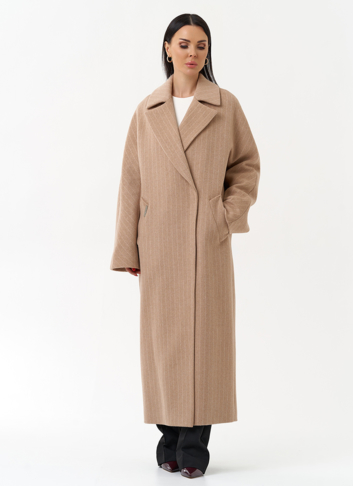 Длинное женское пальто с поясом