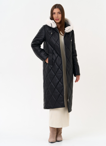 Женское пальто из эко кожи с капюшоном