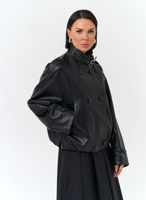 Женская куртка из эко кожи черного цвета
