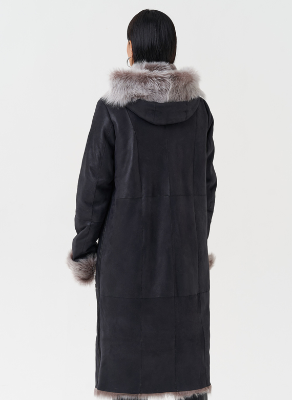 Дубленка с отделкой из тосканы с капюшоном