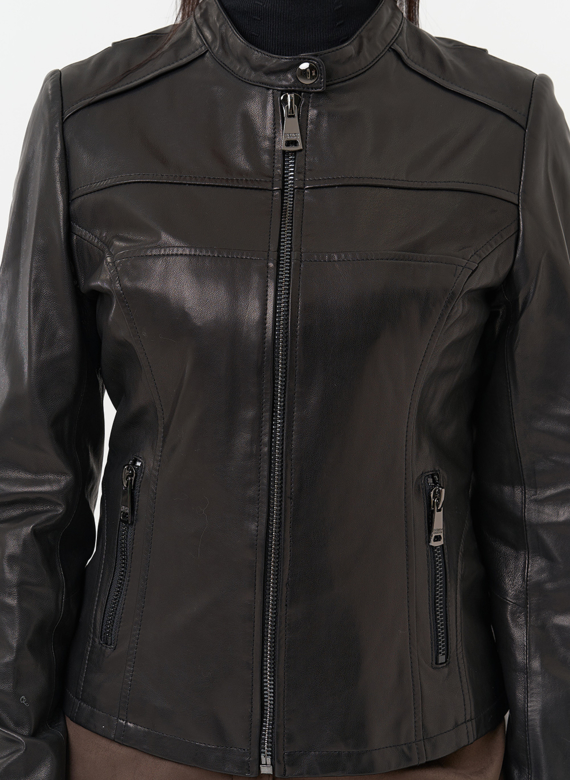 Кожаная куртка на молнии