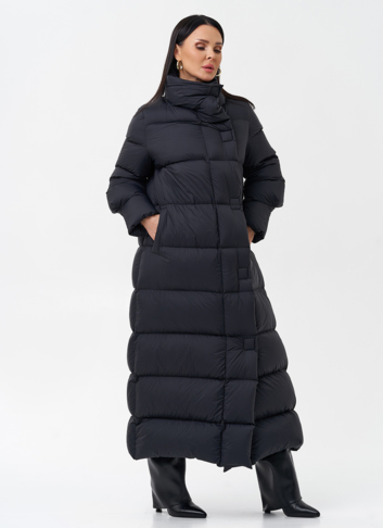 Женский пуховик черного цвета 
