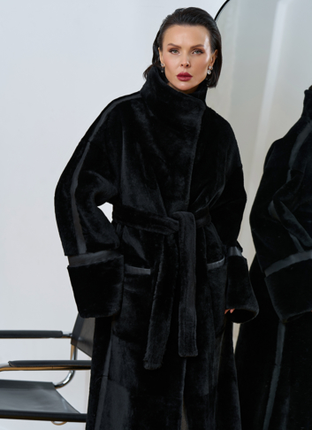 Женская двухсторонняя дубленка с воротником стойкой