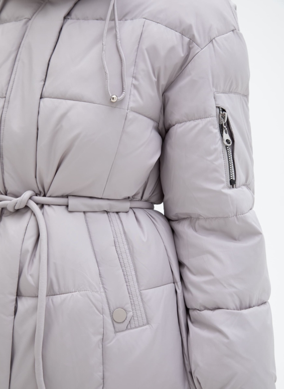 Женский пуховик с капюшоном 