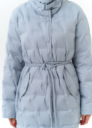 Женская куртка с декоративным поясом