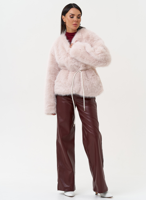 Куртка из эко меха персикового цвета