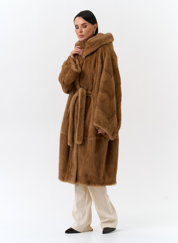 Шуба из меха норки с капюшоном